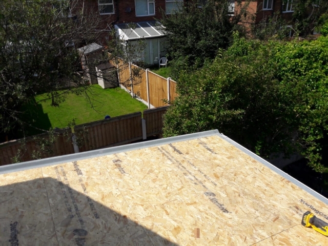 New roof being installed in Poulton-Le-Fylde